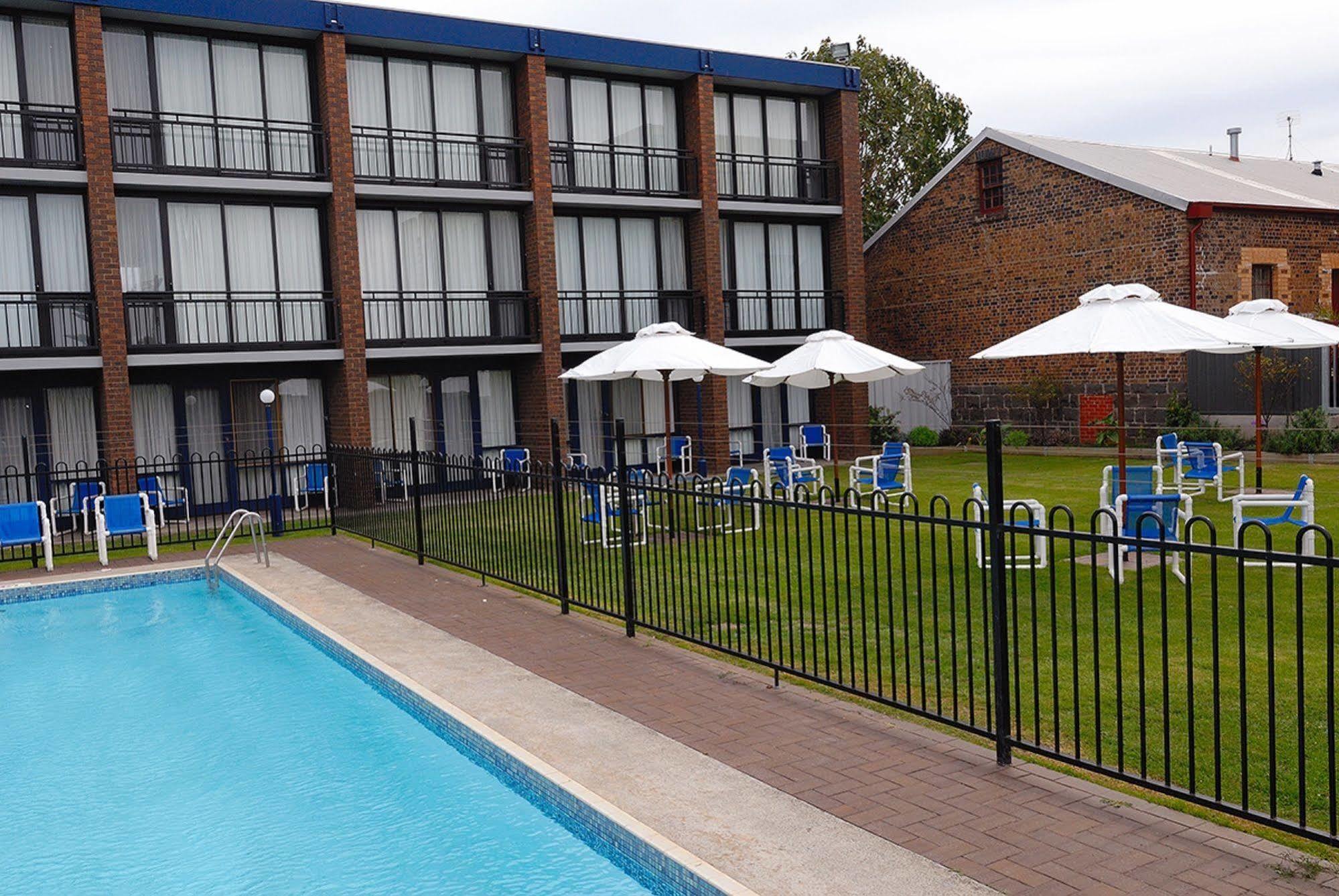 Richmond Henty Hotel ポートランド エクステリア 写真